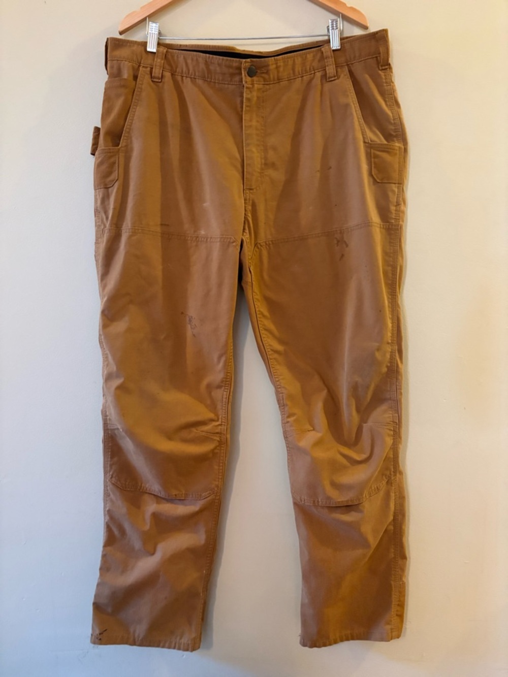 Carhartt Work Cargo Pants in Carhartt Brown, men’s Sz 40, fit smaller.